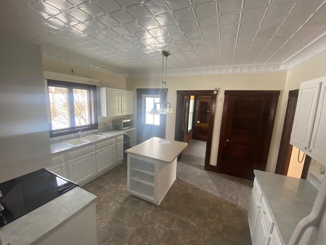 Building Photo - 282 Highland Ave