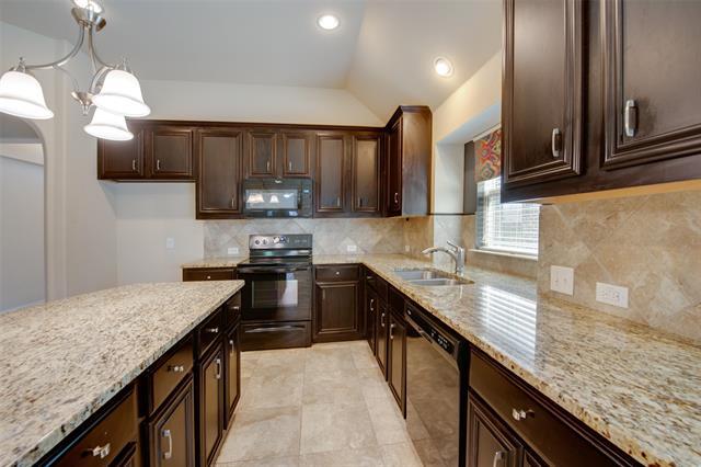 Building Photo - 8856 Devonshire Dr