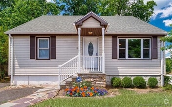 Building Photo - 1825 Chopsey Hill Rd