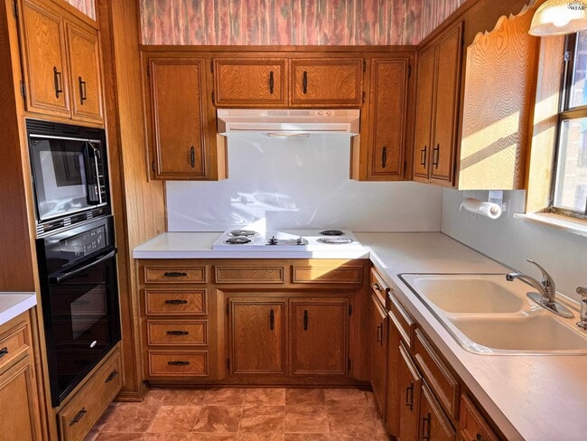 Building Photo - 6960 Parker Ranch Rd