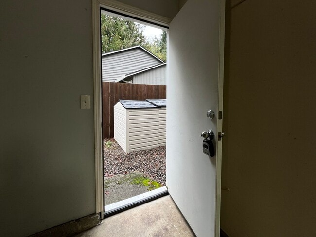 Building Photo - Charming 3-Bed, 2-Bath Retreat!