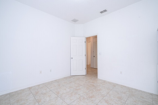 Building Photo - 3774 Eagle Isle Cir