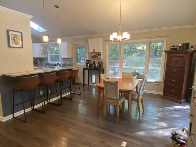 Building Photo - 1 Hunters Ridge Dr