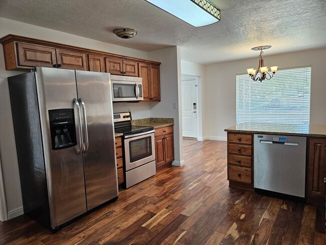 Building Photo - Great 5-Bed 2-Bath House in Bountiful