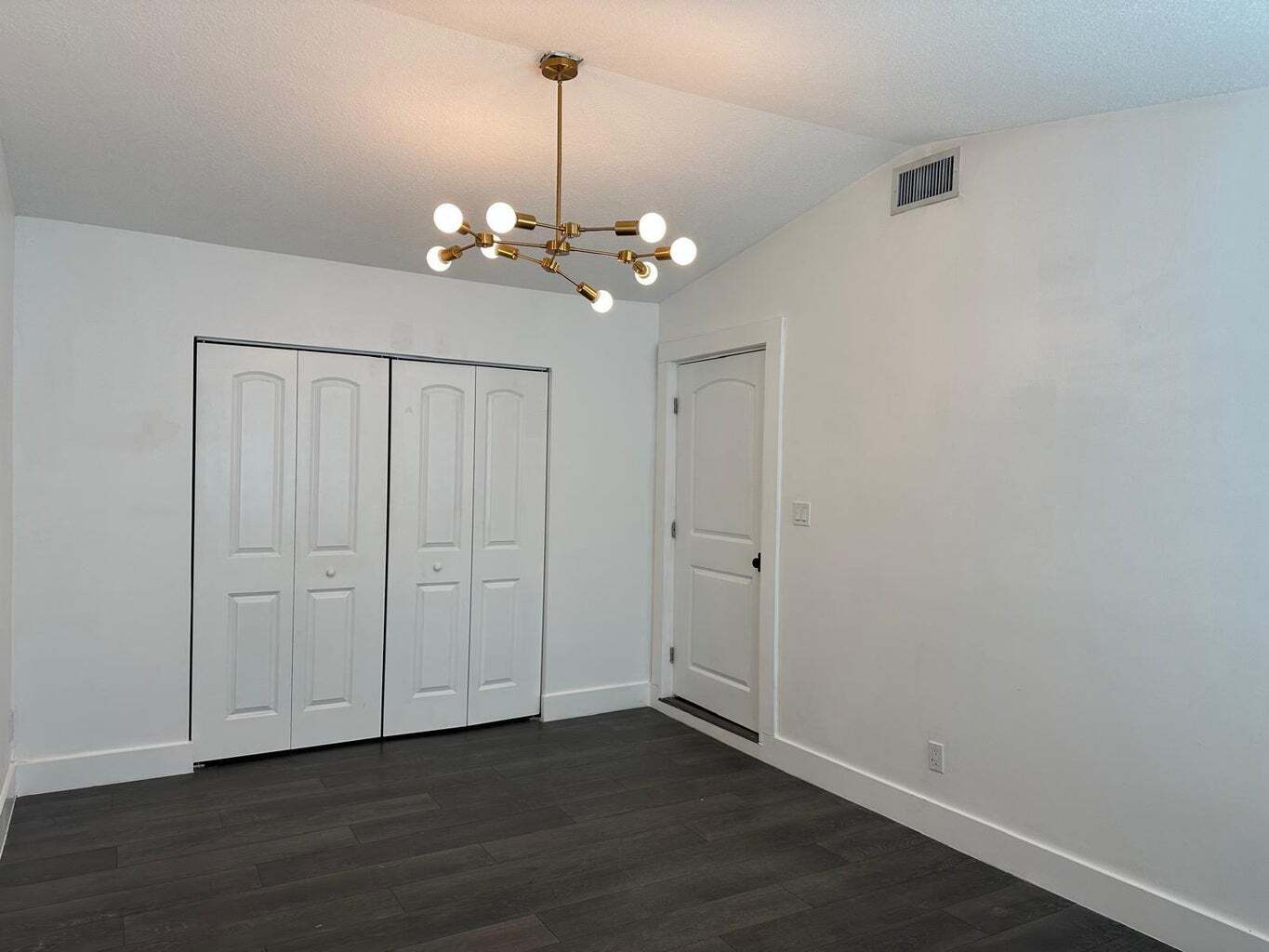 Building Photo - 2940 Cherokee Rd