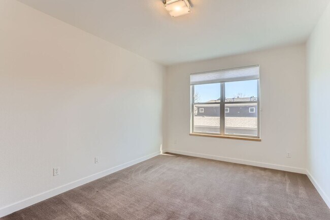 Building Photo - Modern 4-Bedroom Townhouse with Stunning Views in Boulder, CO