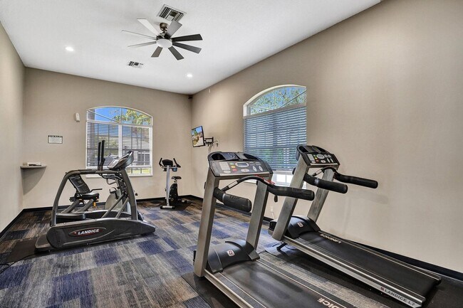 Building Photo - 16658 La Mesa Dr