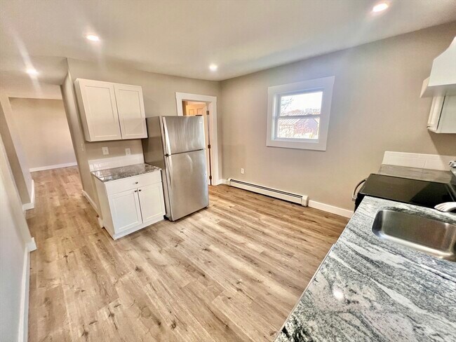 Primary Photo - 38R Millett St