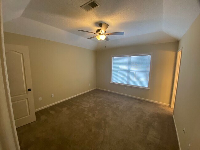 Building Photo - 3BR/2.5BA For Rent