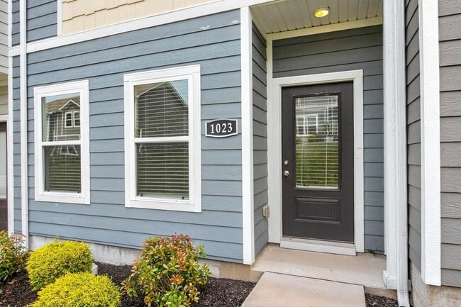 Building Photo - 1023 Glen Marcus Dr