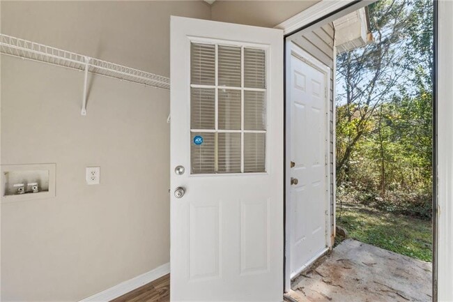 Building Photo - 6750 Sunset Hills Blvd