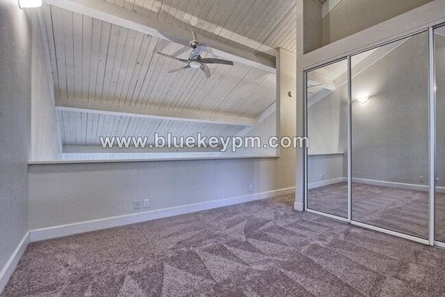Building Photo - 2 Bed, 2 Bath Home - 1 Bed or Office and Bath on Main Floor