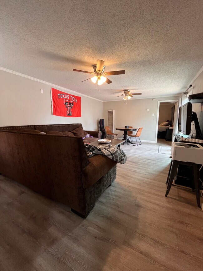 Building Photo - Spacious 4 Bedroom Home for Roommates in Tech Terrace - Pre-Leasing for Summer/Fall 2026