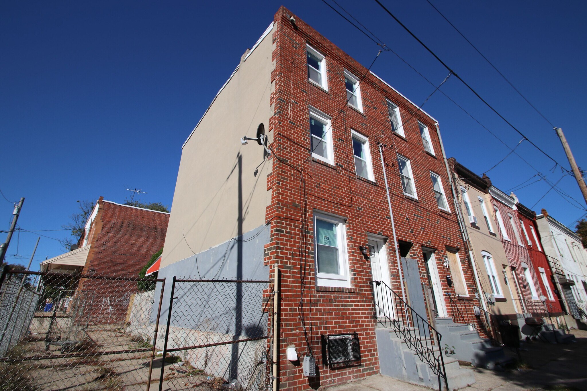 Building Photo - 882 N Fallon St