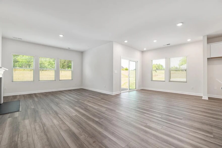 Living Room/Dining Room - 912 Rachel Anne Dr