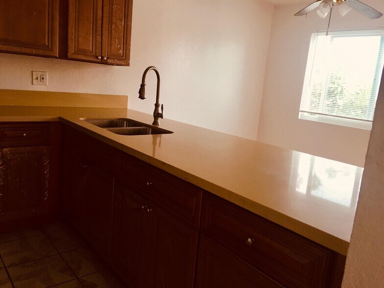 Building Photo - 375 W 16th St