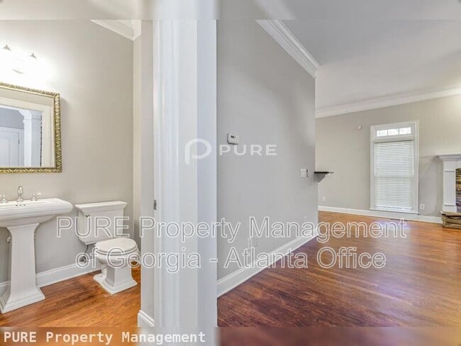 Building Photo - 410 Wilfawn Way