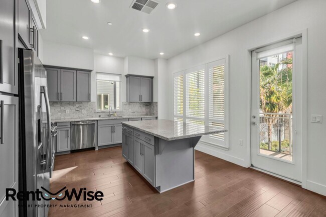 Building Photo - 390 Riesling Ave