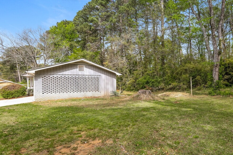 Building Photo - 4649 Danna Dr