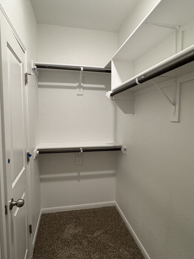 Building Photo - 8018 Timber Holw Ln