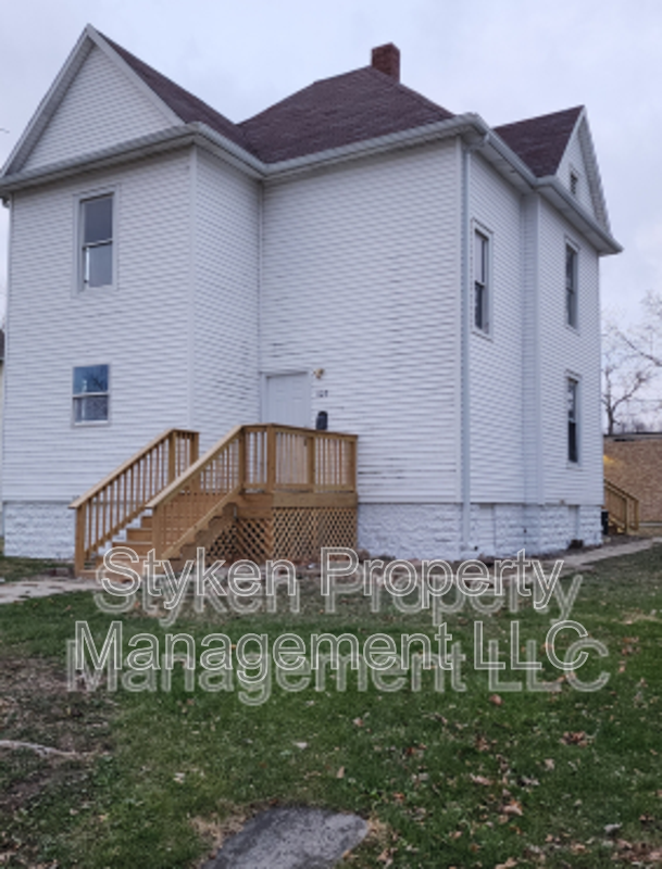 Building Photo - 1129 E Merchant St