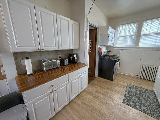 Building Photo - 1317 Randall Ct