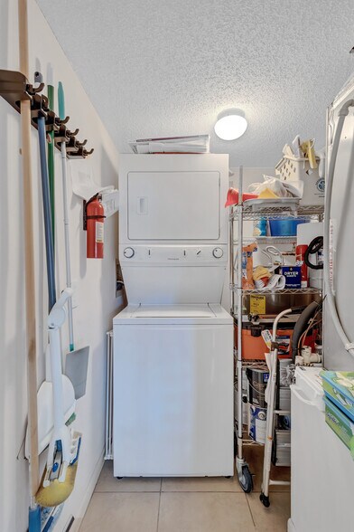 Laundry room - 5224 Lake Village Dr