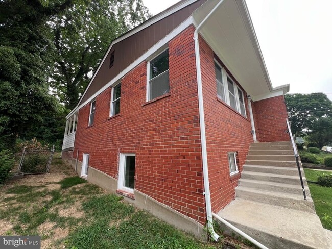 Building Photo - 3420 25th Ave
