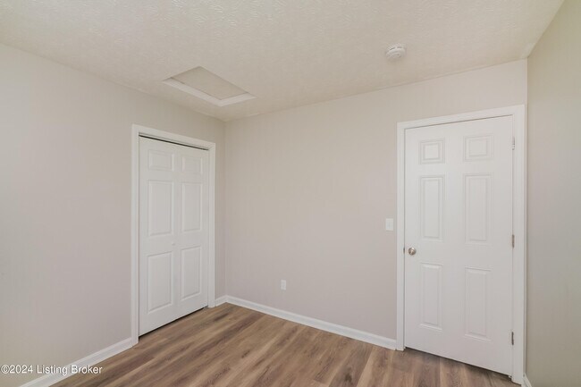 Building Photo - 5817 Bannon Crossings Dr