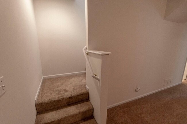 Building Photo - 3324 E St Charles Rd