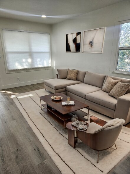 Building Photo - 18641 E Pearl Ave