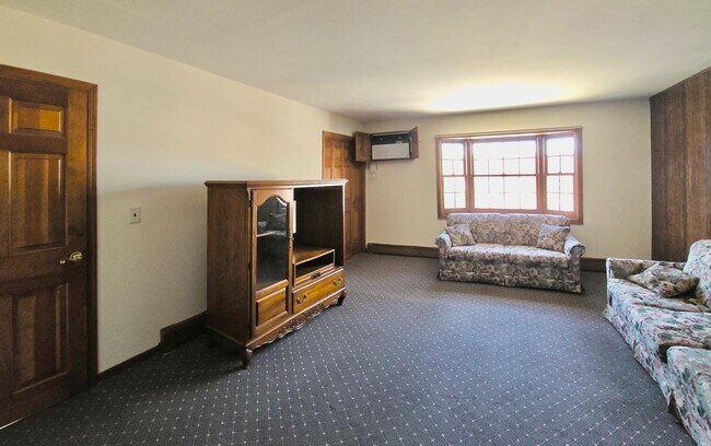Building Photo - 574A Ave E