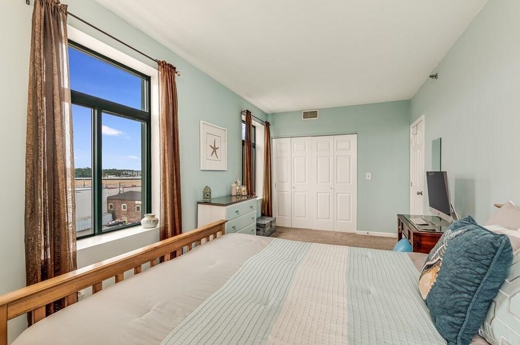 Building Photo - 315 Rantoul St