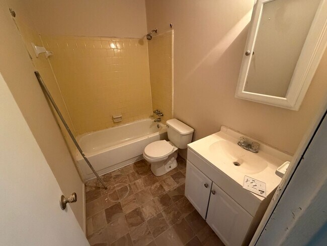 Building Photo - 2355 Basswood Dr
