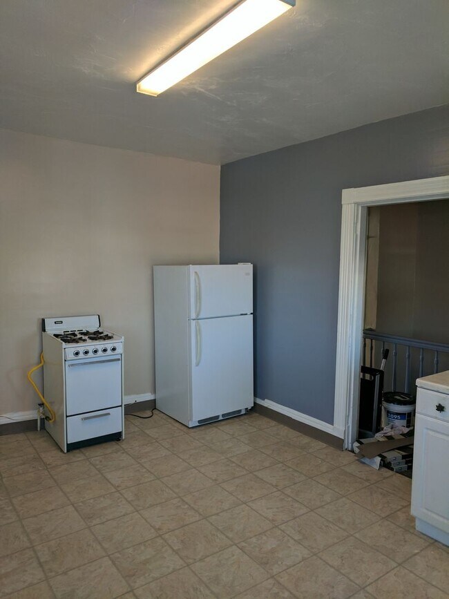 Primary Photo - 3329 Ward St