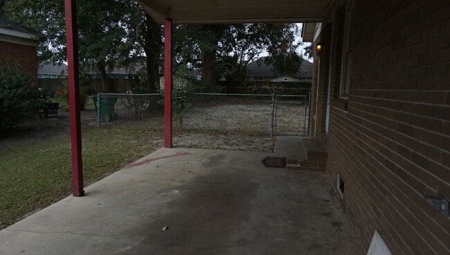 Building Photo - 3 Bedroom Home in Valdosta