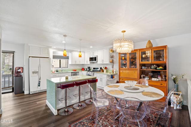 Building Photo - 5711 Owensmouth Ave