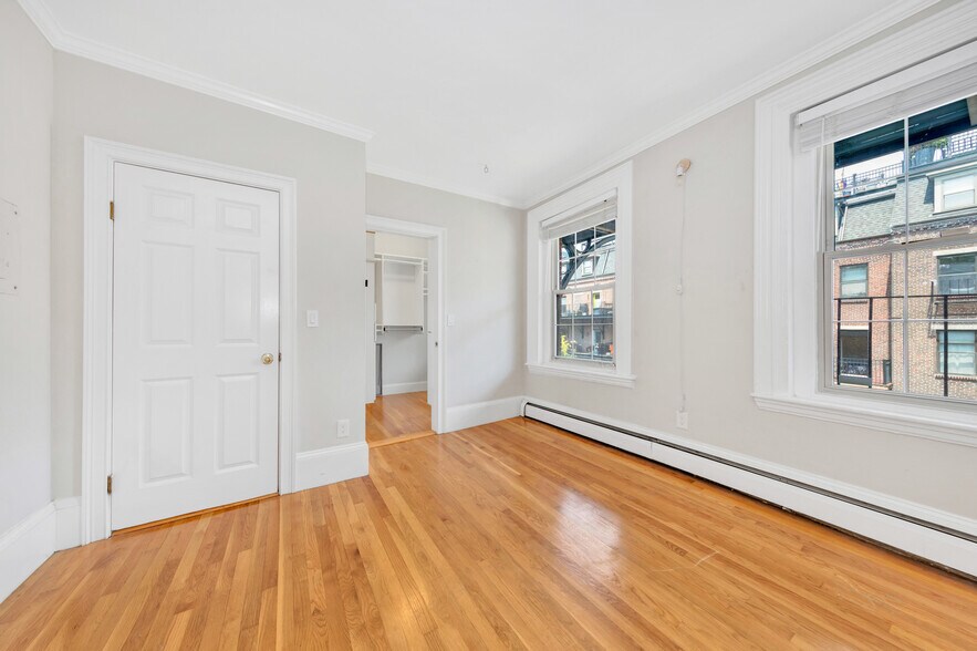 Building Photo - 32 E Springfield St