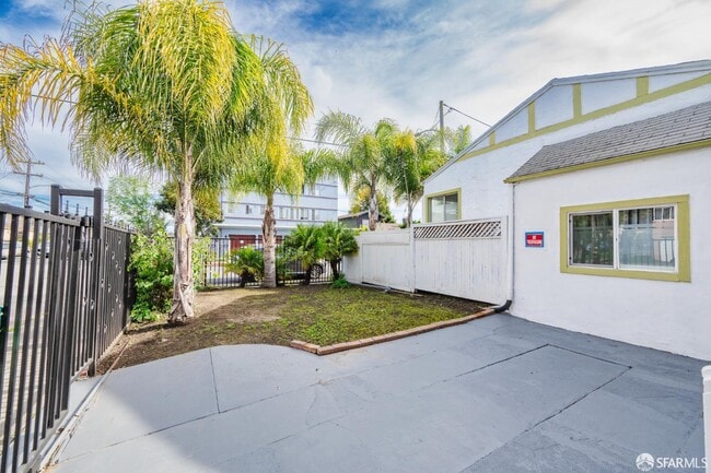 Building Photo - 6029 Macarthur Blvd