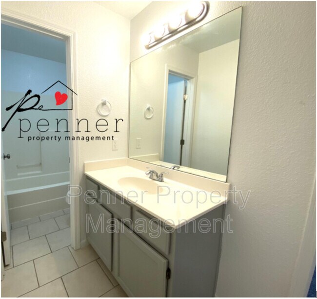 Building Photo - 514 SW 4 St