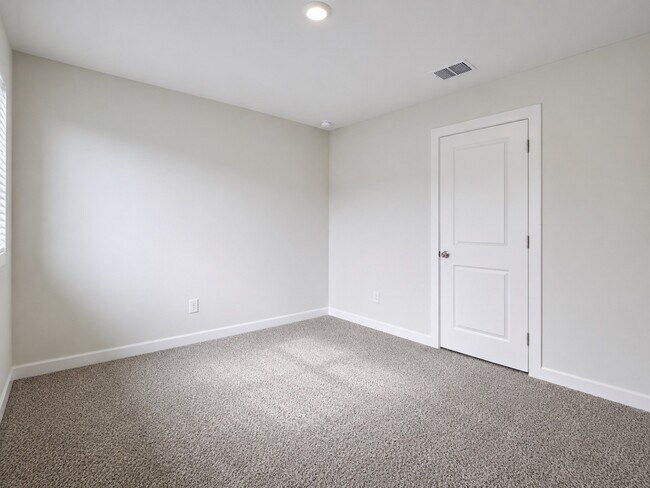 Building Photo - 28110 Meadowlark Sky Dr