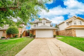 Building Photo - 2121 Stradivarius Ln