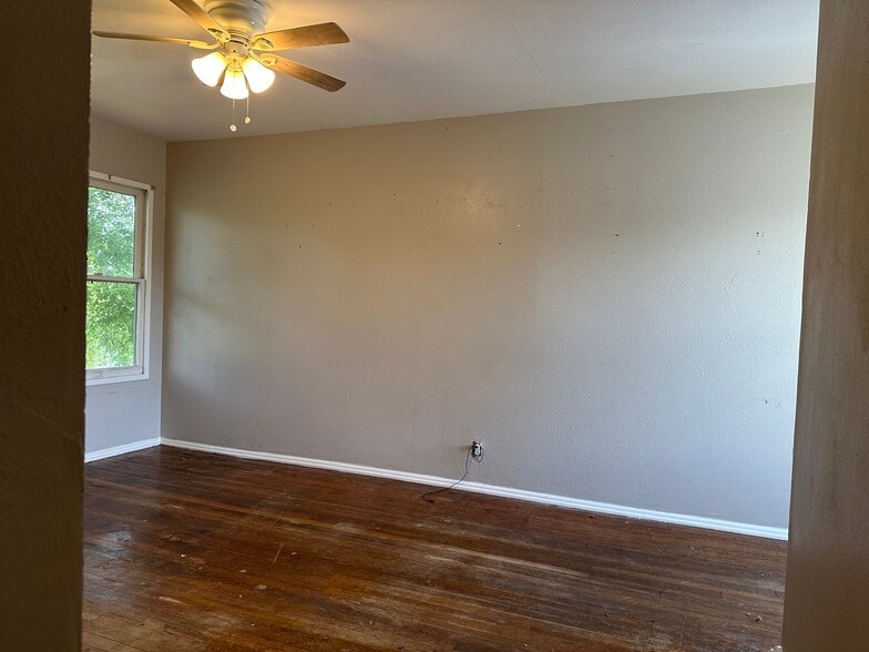 Building Photo - 3001 E Rio Grande St