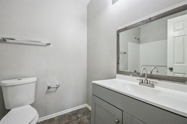 Building Photo - 8210 Radial Ct