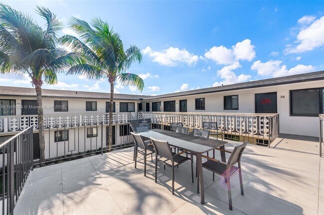 Building Photo - 1330 W 29th St