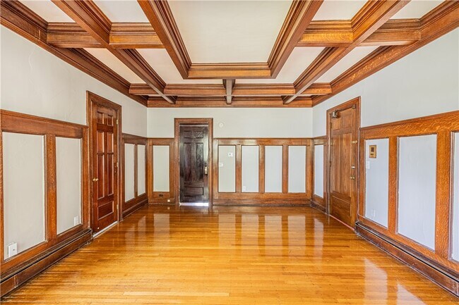 Building Photo - 1340 East Ave