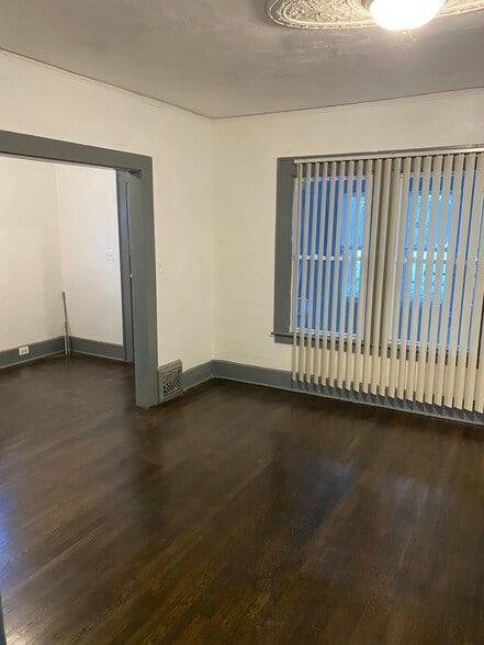 Building Photo - 2976 Hogarth St