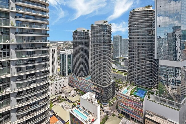 Building Photo - 1010 Brickell Ave