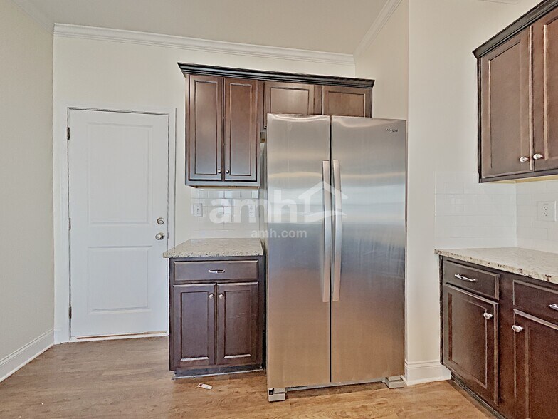 Building Photo - 576 Woodall Rd