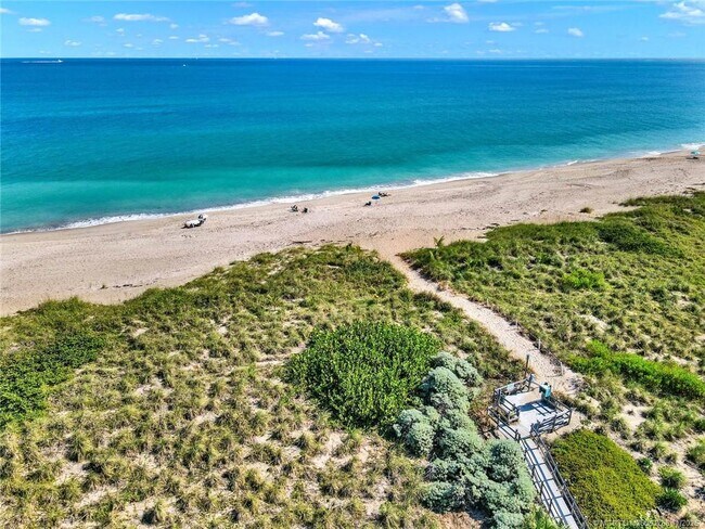 Building Photo - 301 S Compass Dr